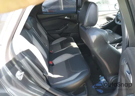 2016 Ford Focus St z USA, uszkodzony, nr VIN 1FADP3L93GL372598